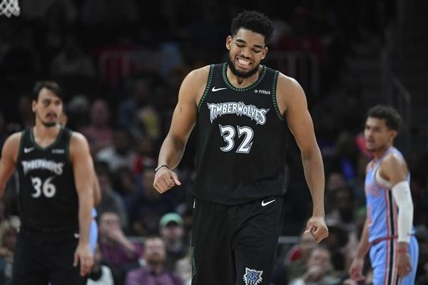 沙特基金和国际足联携手，为发展中国家体育基建提供财政支持（沙特基金与国际足联合作，资助发展中国家体育基础设施建设）