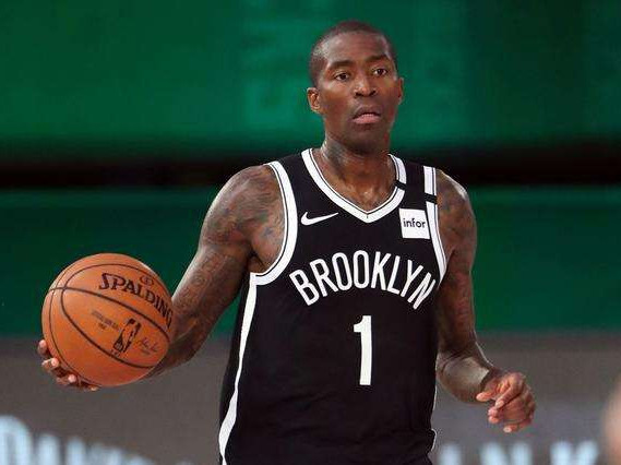 布冯：意大利唯一缺点是偶尔“短路”；无欧战踢是米兰的优势（布冯称意大利仅有短板是偶尔“断电”，米兰因无欧战更具优势）