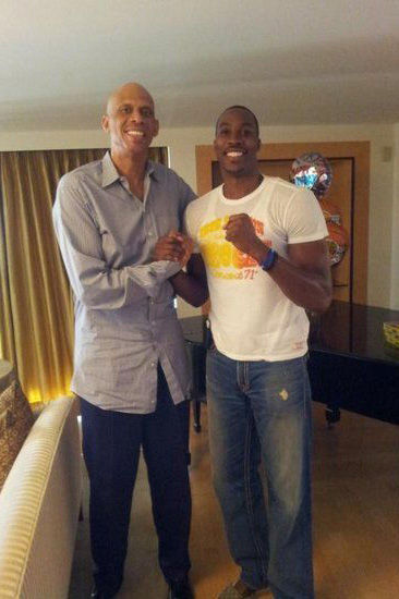 欧足联谈迪亚斯红牌：与对手腿部有强烈不合理接触，危及安全（欧足联回应迪亚斯红牌：对手腿部遭过度不当接触，存在安全风险）