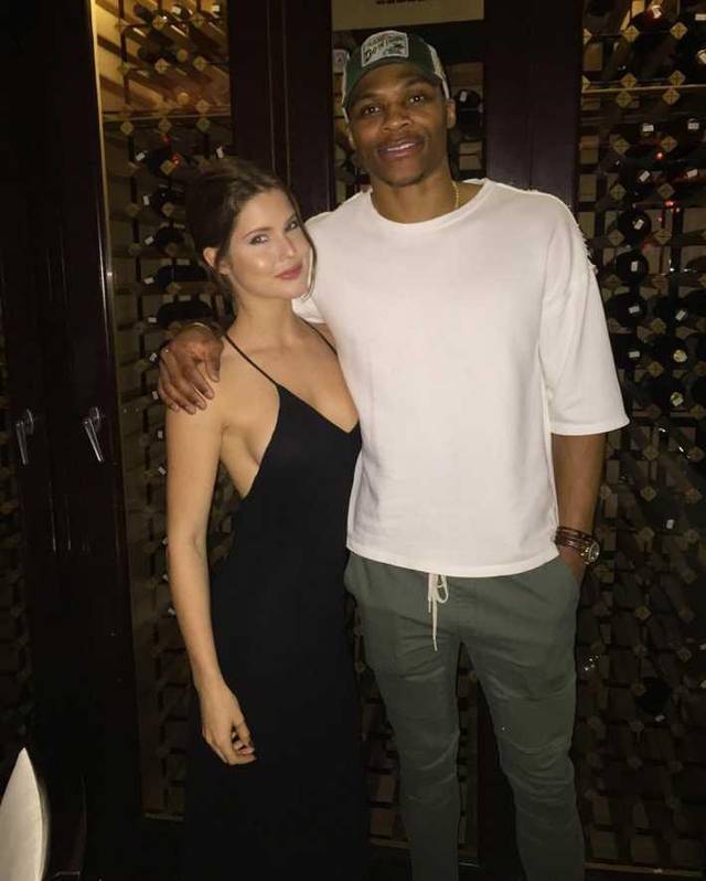 C罗晒精彩倒钩破门视频：谁来起个好标题🤔（C罗发布倒钩神仙球视频，标题你来定）