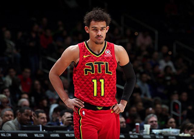 图片报：乌尔比希佩戴特制眼镜与耳罩训练，为了提高专注力（图片报：为提升专注力，乌尔比希训练中佩戴特制眼镜与耳罩）