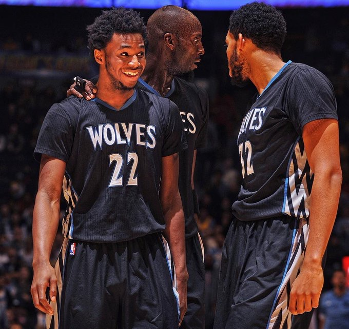 有了他，巴萨还需要花1亿买中锋吗？（有他坐镇，巴萨还要豪掷1亿引进中锋吗？）