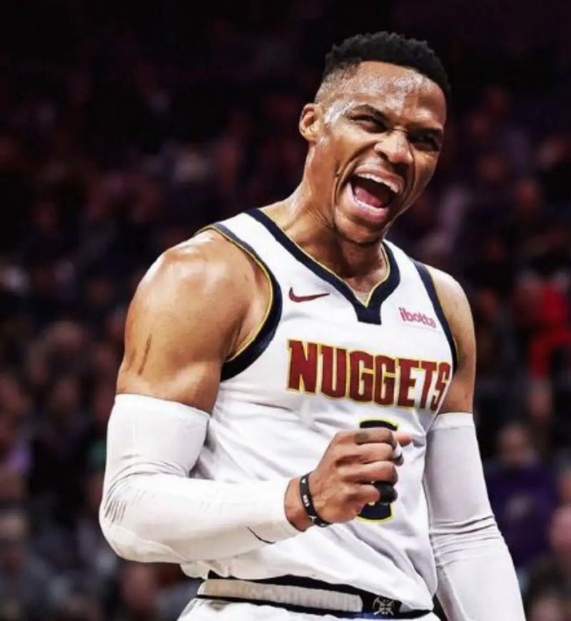 足球+音乐会，河南主帅拉莫斯当乐团指挥&阿奇姆彭等球员参加（当足球遇见音乐：河南主帅拉莫斯执棒，阿奇姆彭等球员助阵）