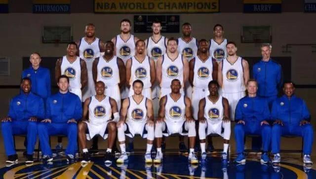 康宁汉姆末节被连续面断3次，全场贡献29分8助攻8失误（康宁汉姆末节遭连抢三次，全场29分8助攻外加8次失误）