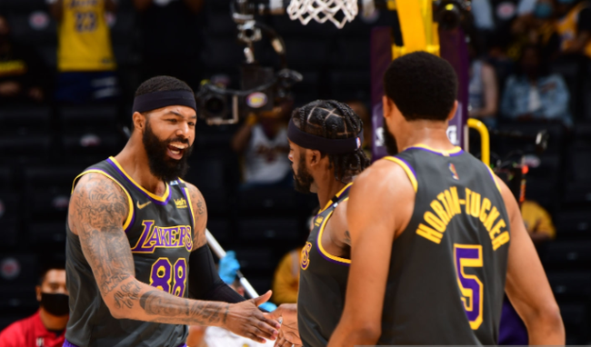 尤文官方：弗拉霍维奇成功接受了左内收肌腱撕脱修复手术（尤文官宣：弗拉霍维奇左内收肌腱撕脱修复手术顺利完成）