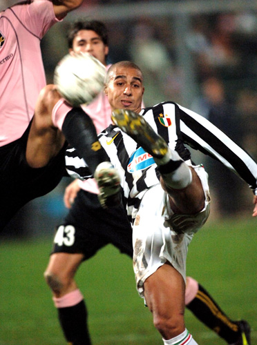 热度拉满！记者：斯洛文尼亚球迷现场观战为东契奇助威（看台沸腾！记者称斯洛文尼亚球迷到场为东契奇呐喊助威）