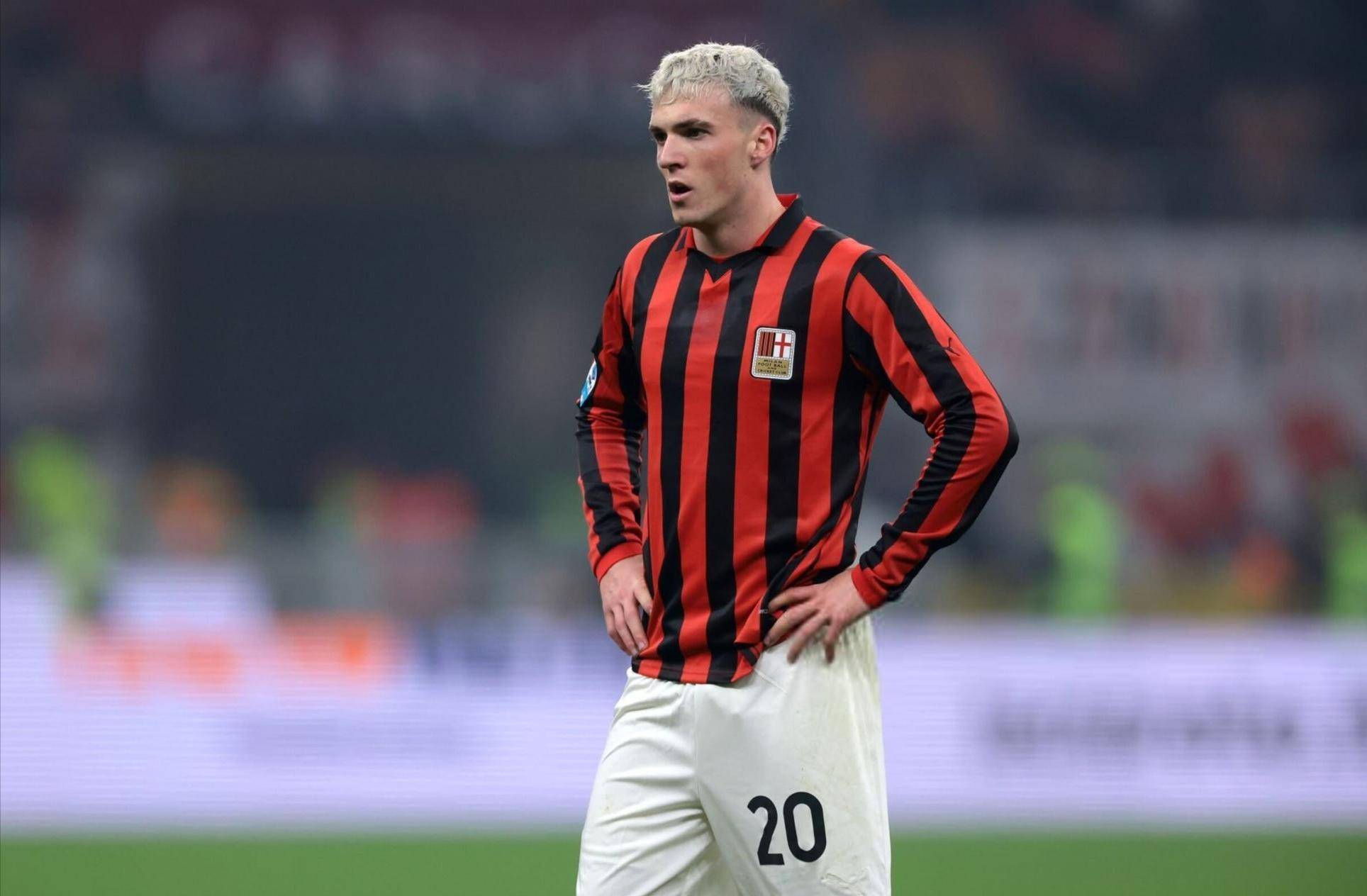 又伤了，对阵柏林联合时帕夫洛维奇的左大腿出现伤病（帕夫洛维奇在对阵柏林联合时左大腿再受伤）