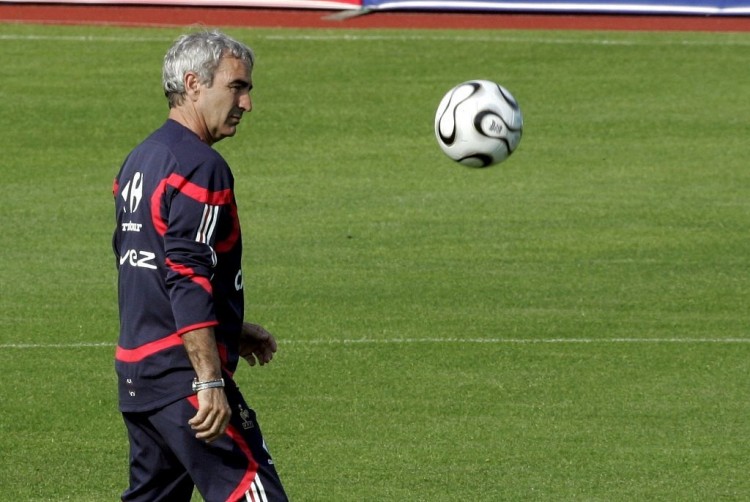 38岁梅西依旧掌控比赛，用瞬间决定胜负，展现非凡实力。（38岁的梅西仍主宰赛场，瞬间改写胜负，实力依旧惊艳）