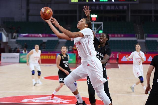 庆幸离开尤文！23岁巴西前锋夺金靴：44场独造34球！身价涨了6倍（离开尤文真明智！23岁巴西锋霸加冕金靴：44战造34球，身价暴涨6倍）