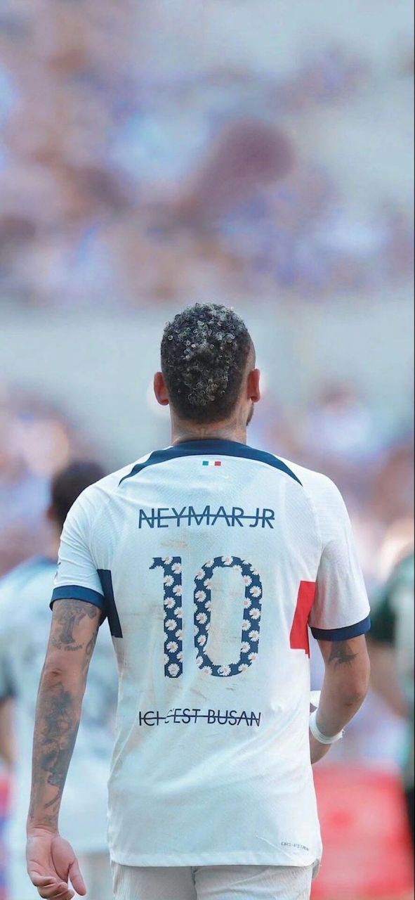 世体：巴萨查出约500起球迷倒卖对阵法兰克福门票的案件（世体：巴萨查获近500起球迷转售对法兰克福之战门票事件）